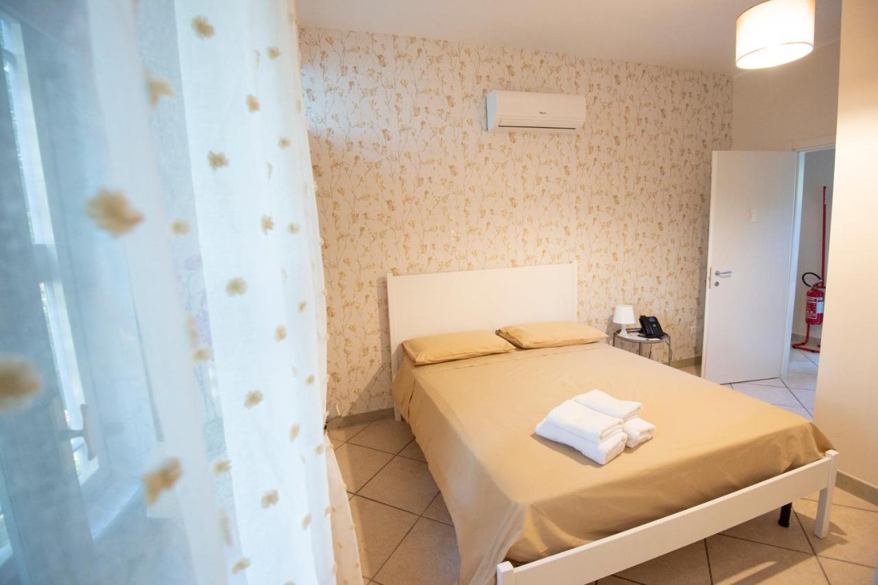Donna Rosita Hotel San Felice a Cancello Ngoại thất bức ảnh